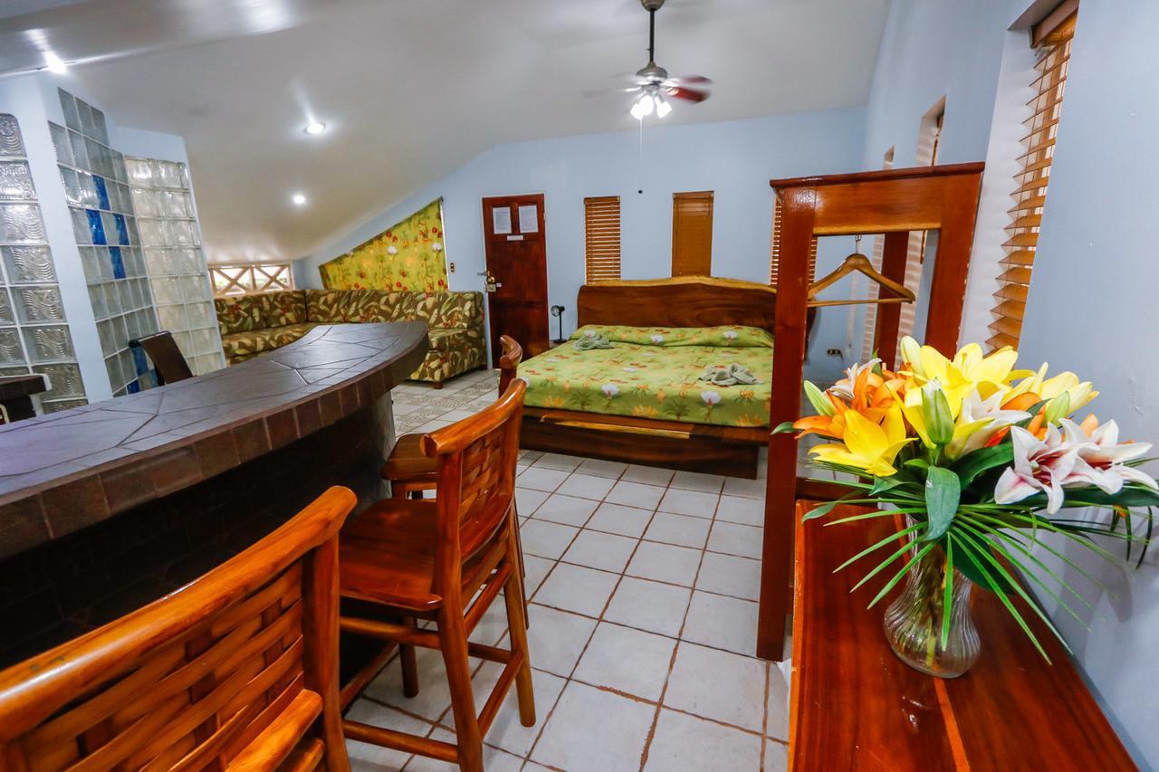 Oceanfront Hotel Verde Mar Direct Access To The Beach 마누엘안토니오 외부 사진