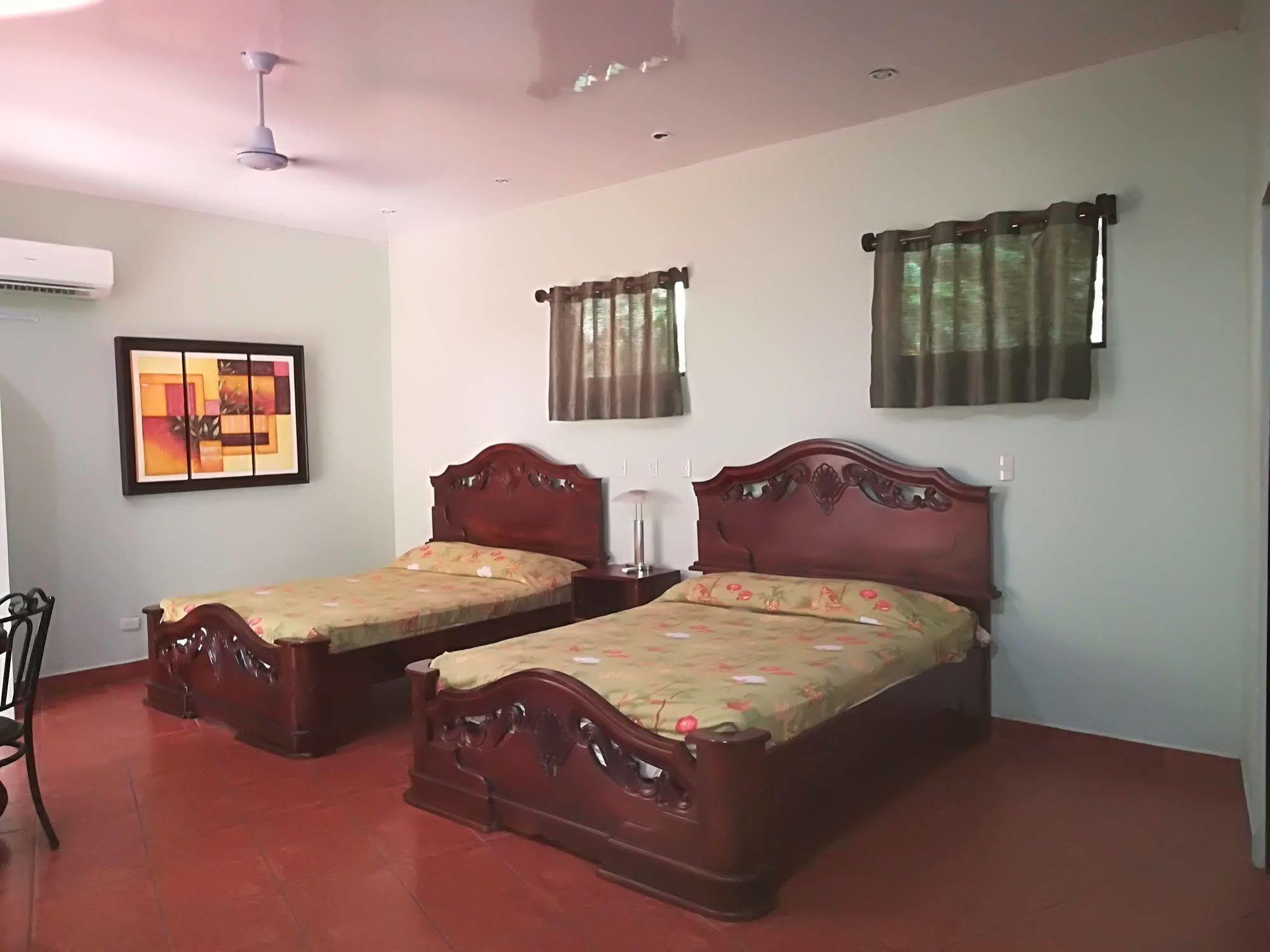 Oceanfront Hotel Verde Mar Direct Access To The Beach 마누엘안토니오 외부 사진