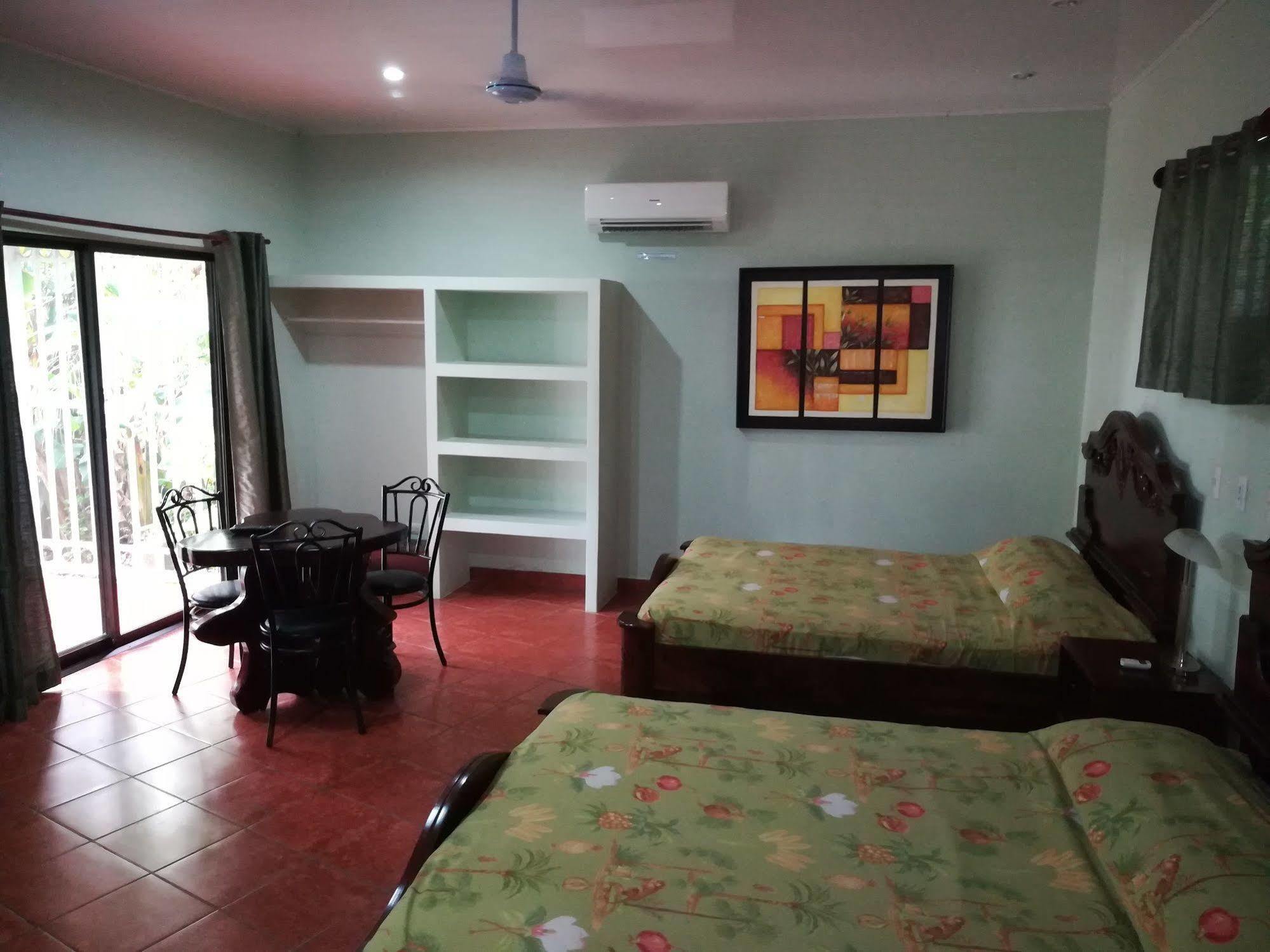 Oceanfront Hotel Verde Mar Direct Access To The Beach 마누엘안토니오 외부 사진